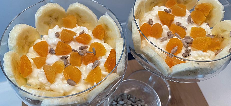 Keso med banan, aprikoser och solroskärnor