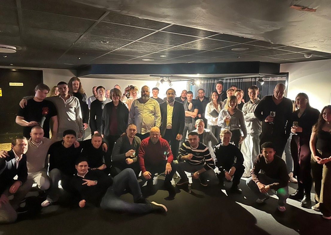 Lyckat julbord, mycket skratt, bowling och strikes!