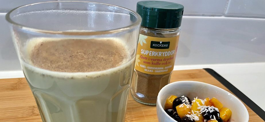Chailatte med gurkmeja 