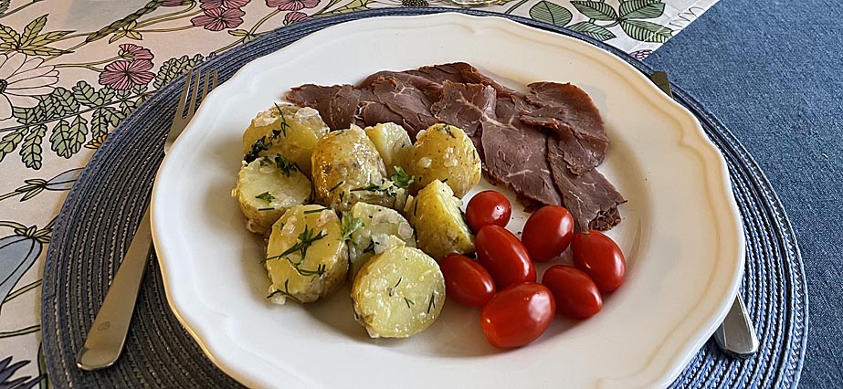 Fransk potatissallad med rostbiff