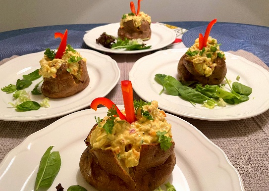 Kycklingröra till bakad potatis 