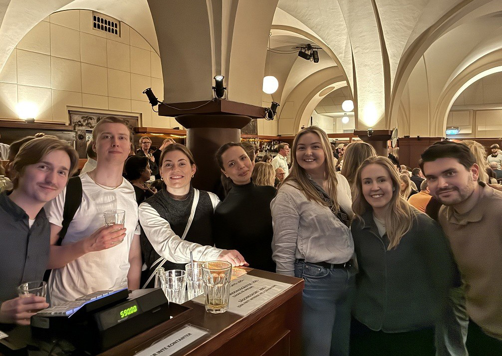  Stand-up kväll fylld av skratt och energi 